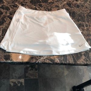 Nike Tennis skirt size Medium. White skirt.